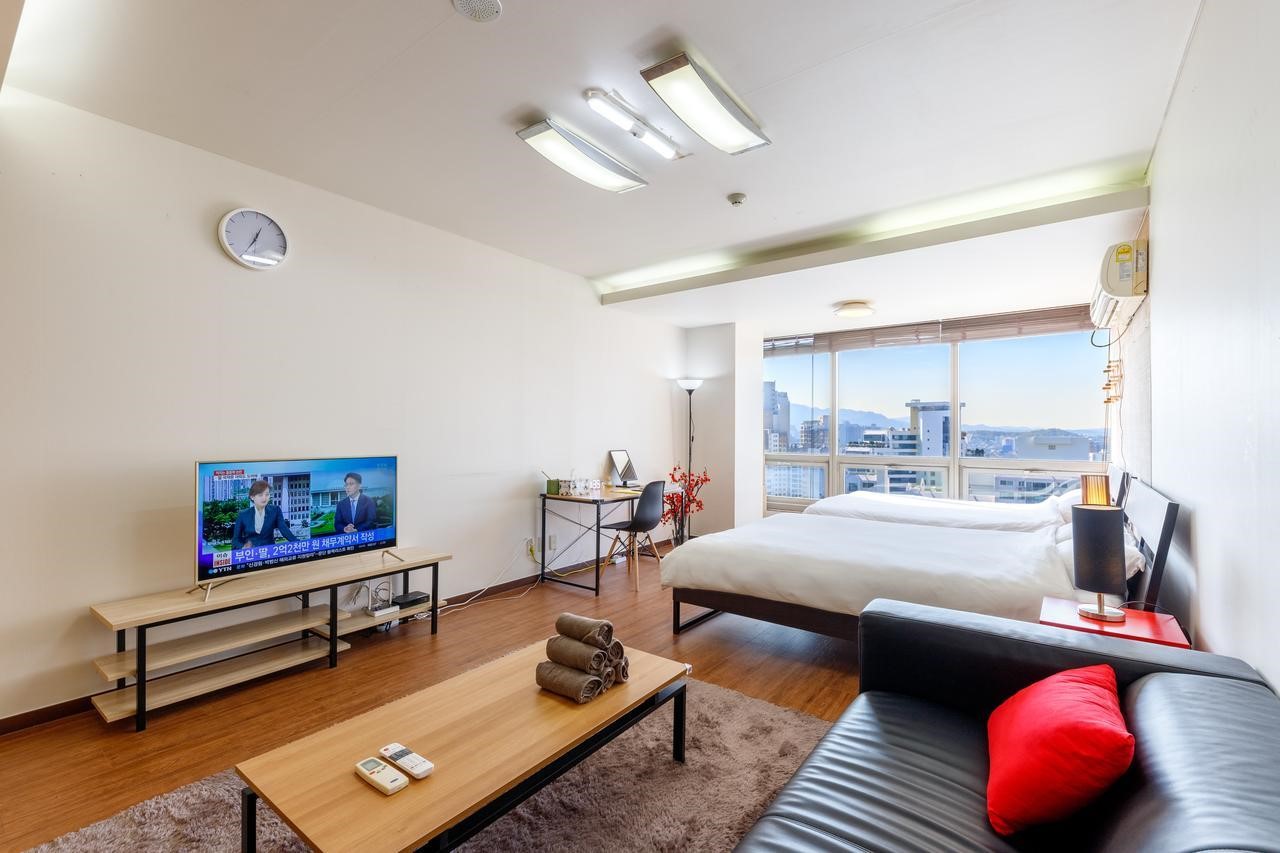 SPACIOUS AND CLEAN STUDIO APARTMENT SEOUL - ROOM RATES FROM $93